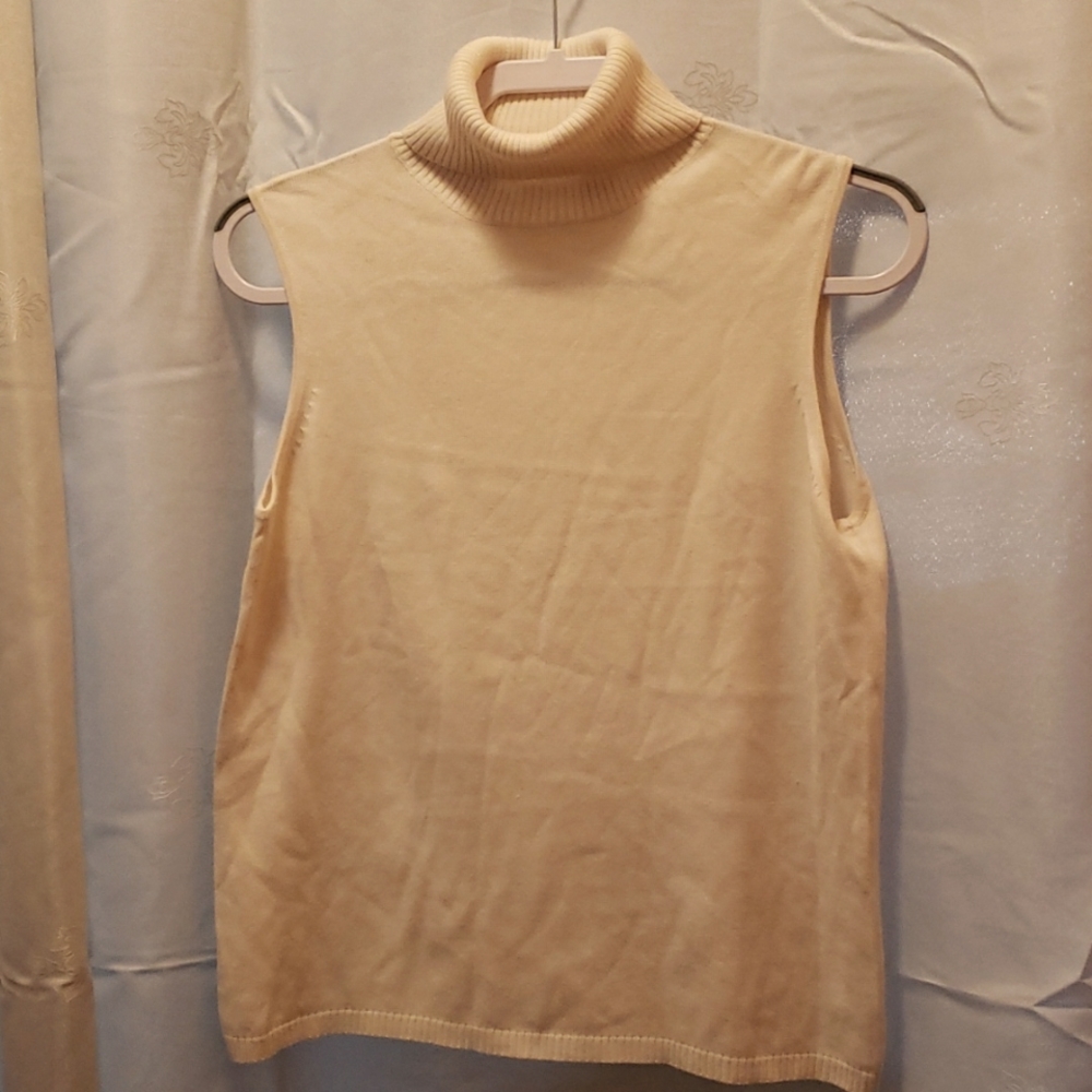 SALE!!! 3 FOR $15 Off white sleeveless sweater